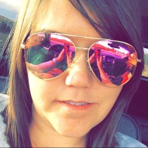 Meet your Posher, Gina